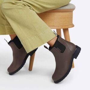 MERRY PEOPLE BROWN BOBBI RAIN BOOTS SZ 40 / SZ 9